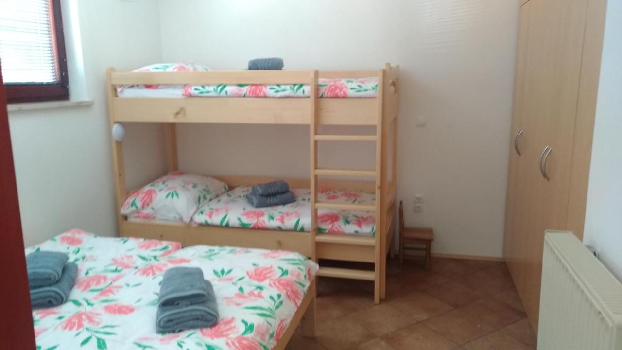 Apartment Apartma Lara